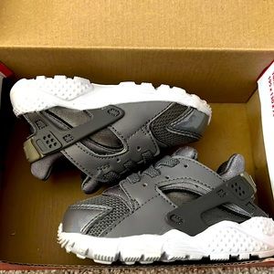 Toddler Nike Huarache Run Gray size 5c